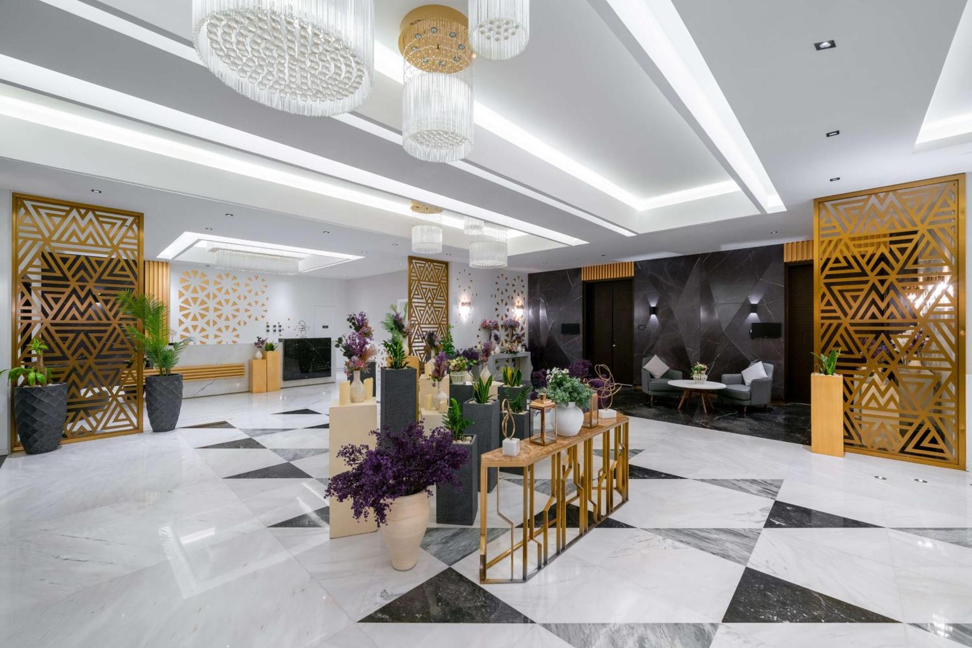 Radisson Blu Hotel Riyadh Qurtuba Exterior foto Lobby